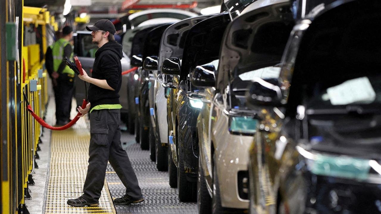 Jaguar Land Rover to cut 4,000 jobs over next two years