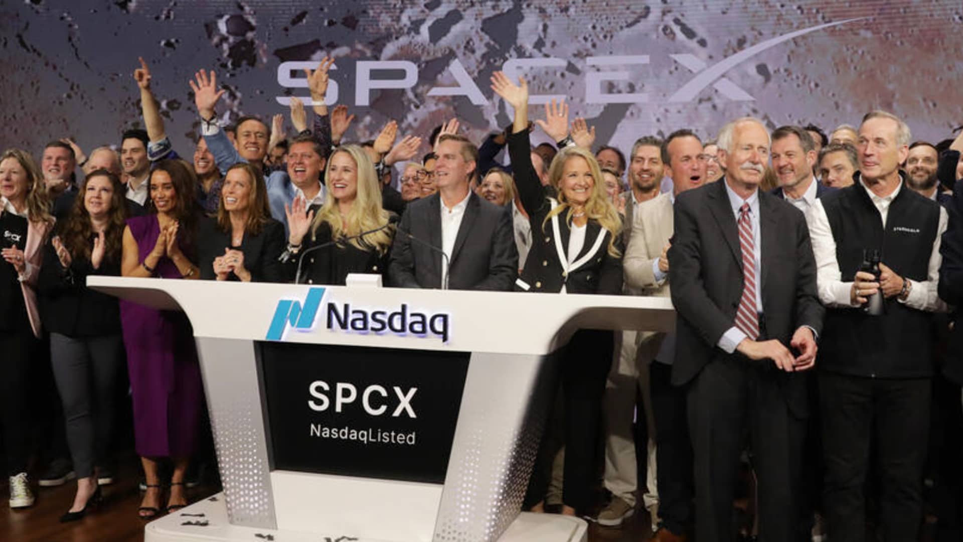 SpaceX rises 4% to leapfrog Amazon in market cap, closes short of Microsoft