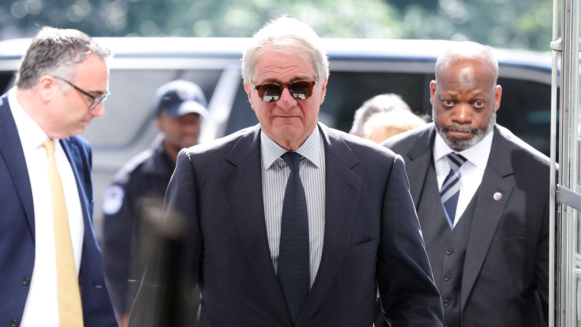 Leon Black refuses to answer questions on NDAs at Jeffrey Epstein hearing, Rep. Comer says