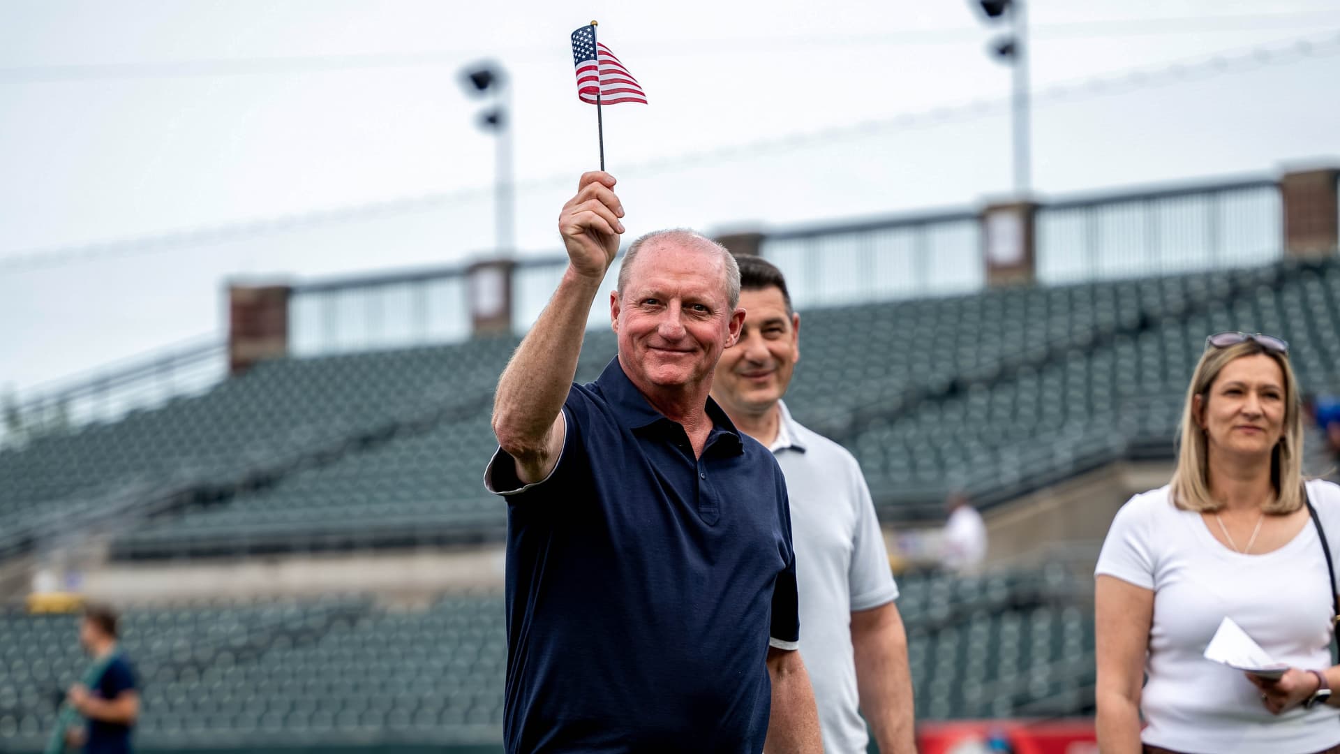 Berkshire CEO Greg Abel sworn in as U.S. citizen at baseball game