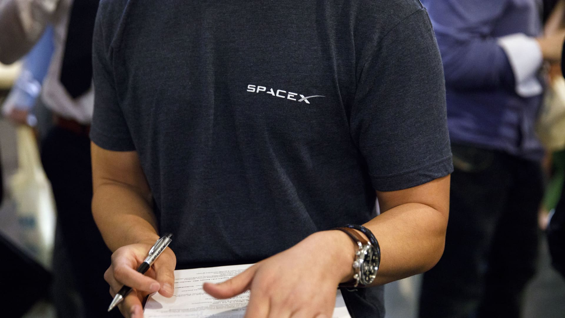 SpaceX stock has cooled. Hiring for jobs in the space economy hasn't