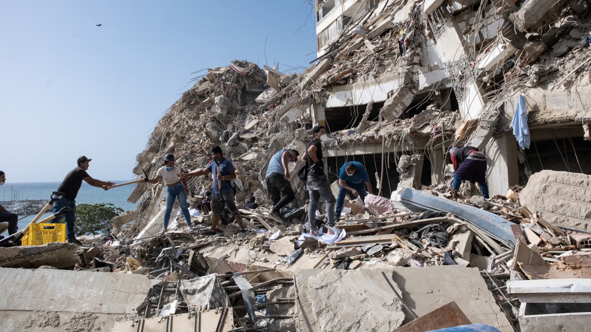 Death toll in Venezuela quake tops 1,400 as rescue efforts intensify