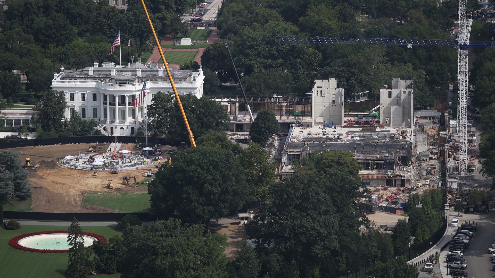 Supreme Court allows Trump to continue White House ballroom construction for now