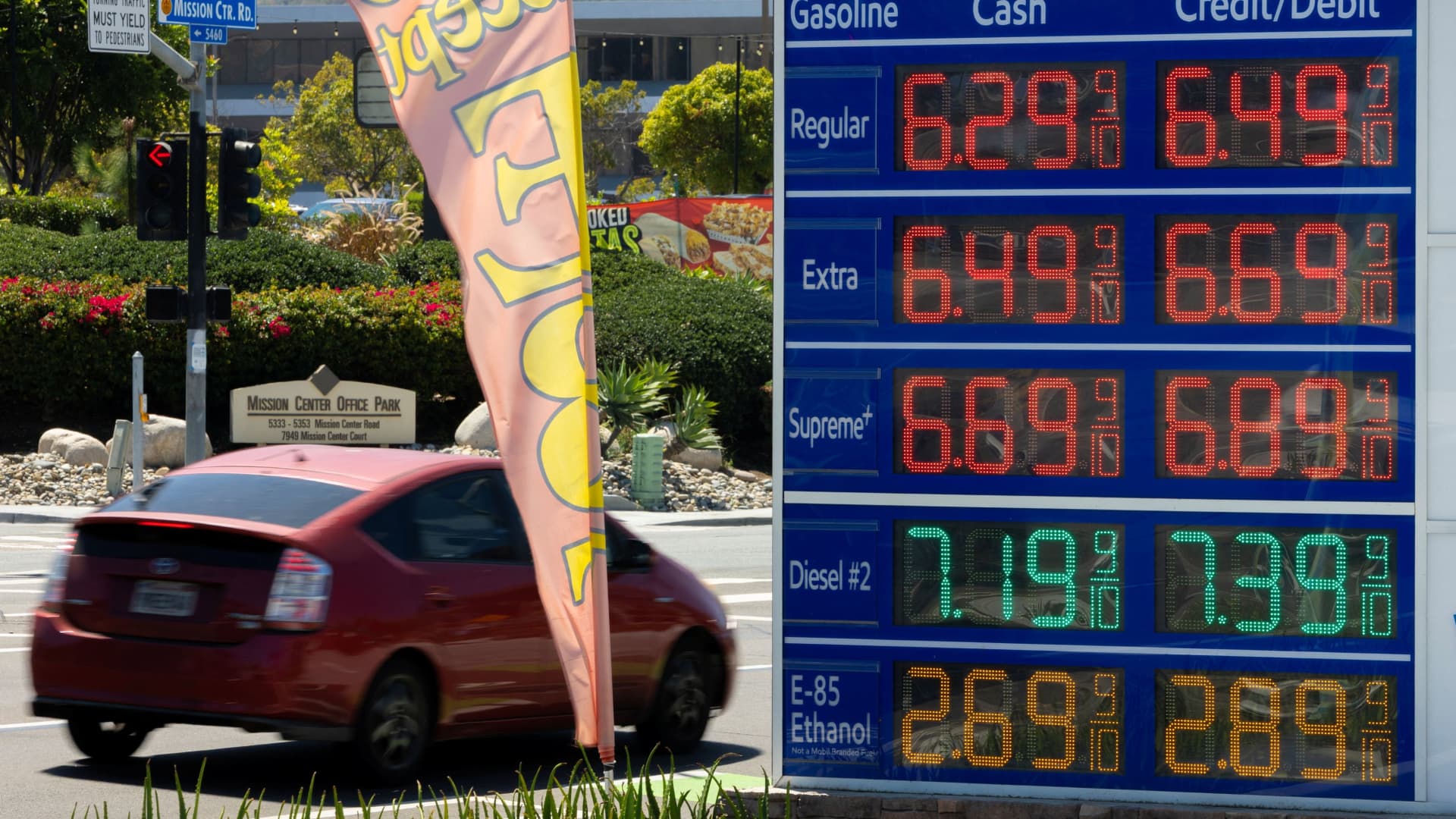 Energy sector is in focus because of Iran, AI and California. Here are hedge funds' top plays