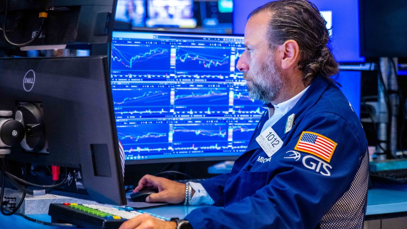 Oil and Treasury yields haven’t moved this closely in seven years. That’s bad news for markets