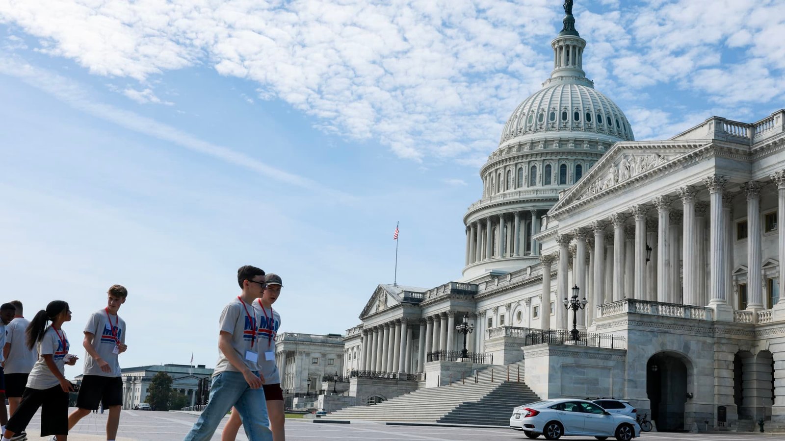 These stocks could benefit from a midterm election shake-up, JPMorgan says