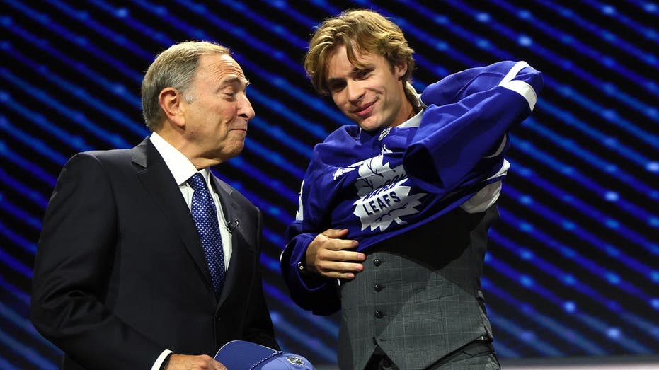 Toronto Maple Leafs select Penn State star Gavin McKenna first overall in 2026 NHL Draft