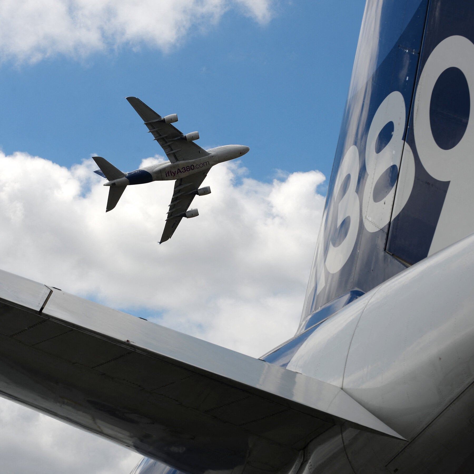 Airbus Is Ordered to Inspect 16 Jets After Cracks Are Found in Wings