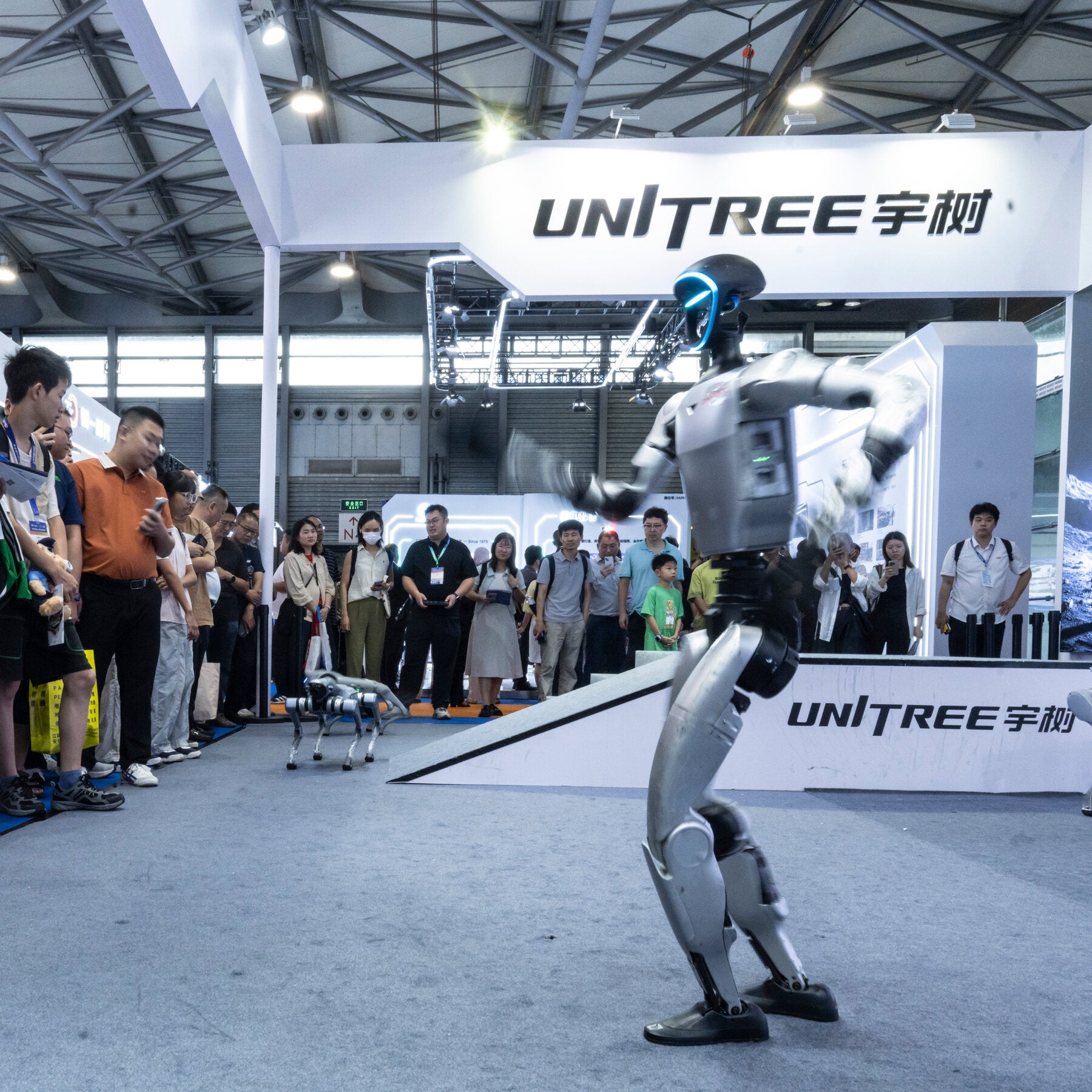Chinese Robot Maker Unitree Soars 500 Percent in Trading Debut