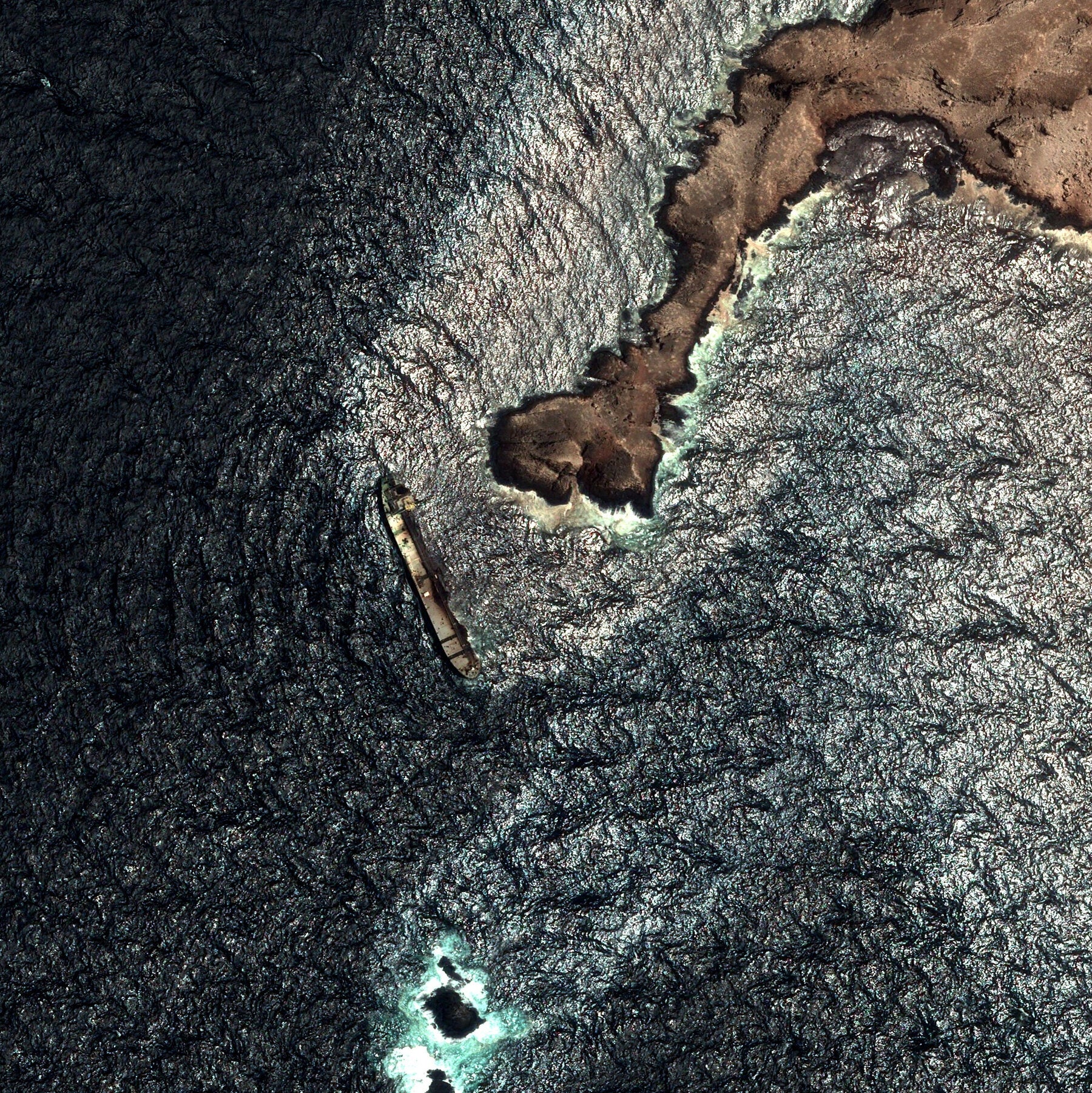 Iran War Raises Risk of Collisions and Oil Spills in Strait of Hormuz