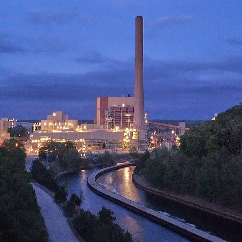 Court Strikes Down Trump Order to Keep an Aging Coal-Burning Plant Running