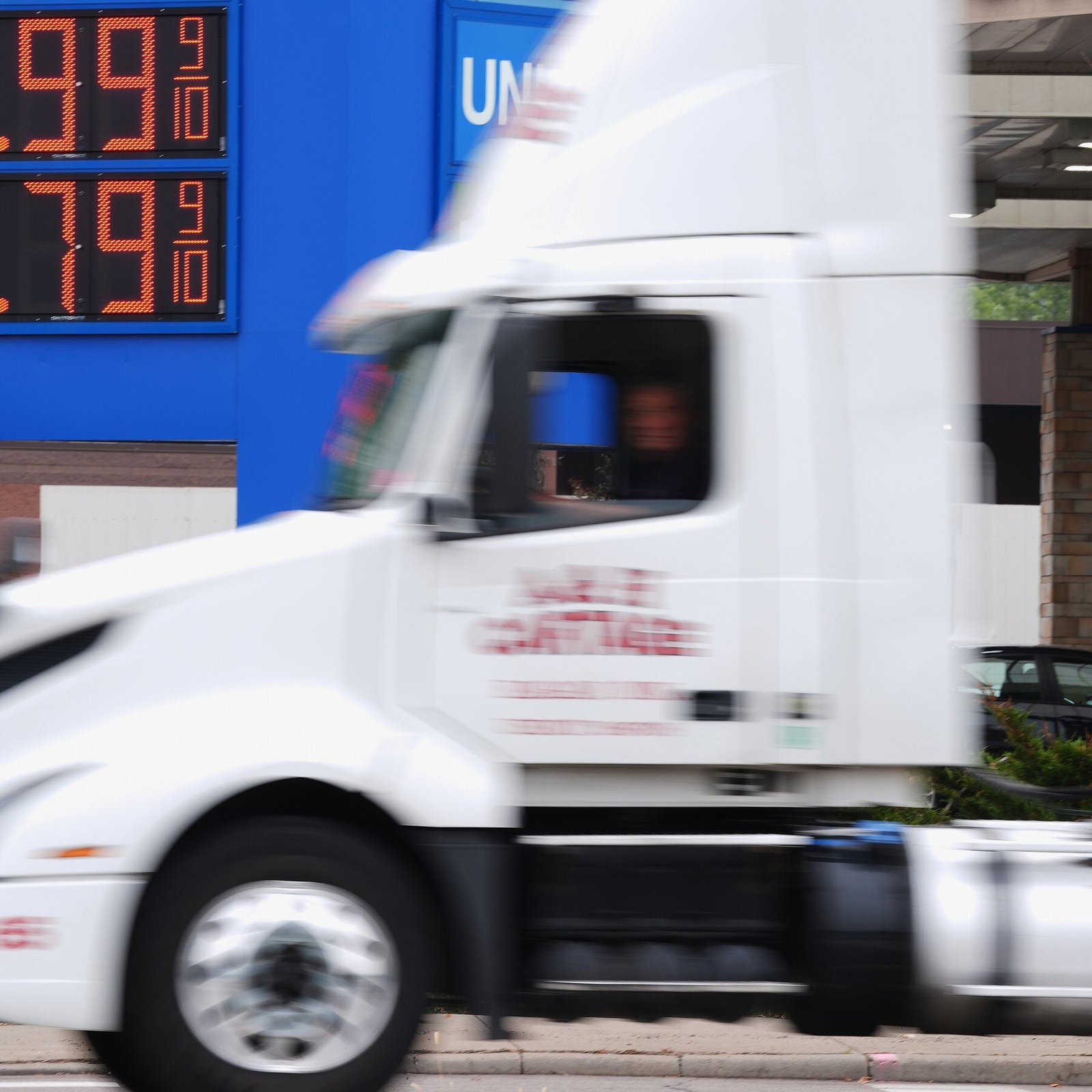 Oil Prices Jump as Attacks Choke Off Saudi Energy Supply