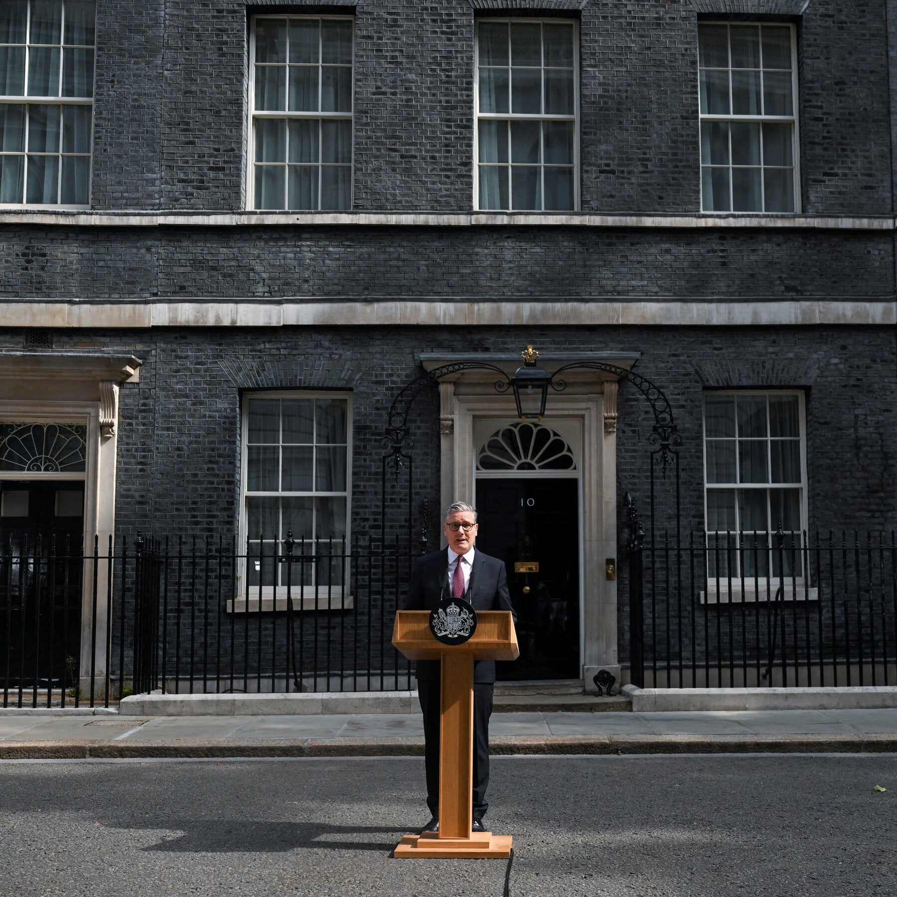 Keir Starmer Resigns as UK Prime Minister