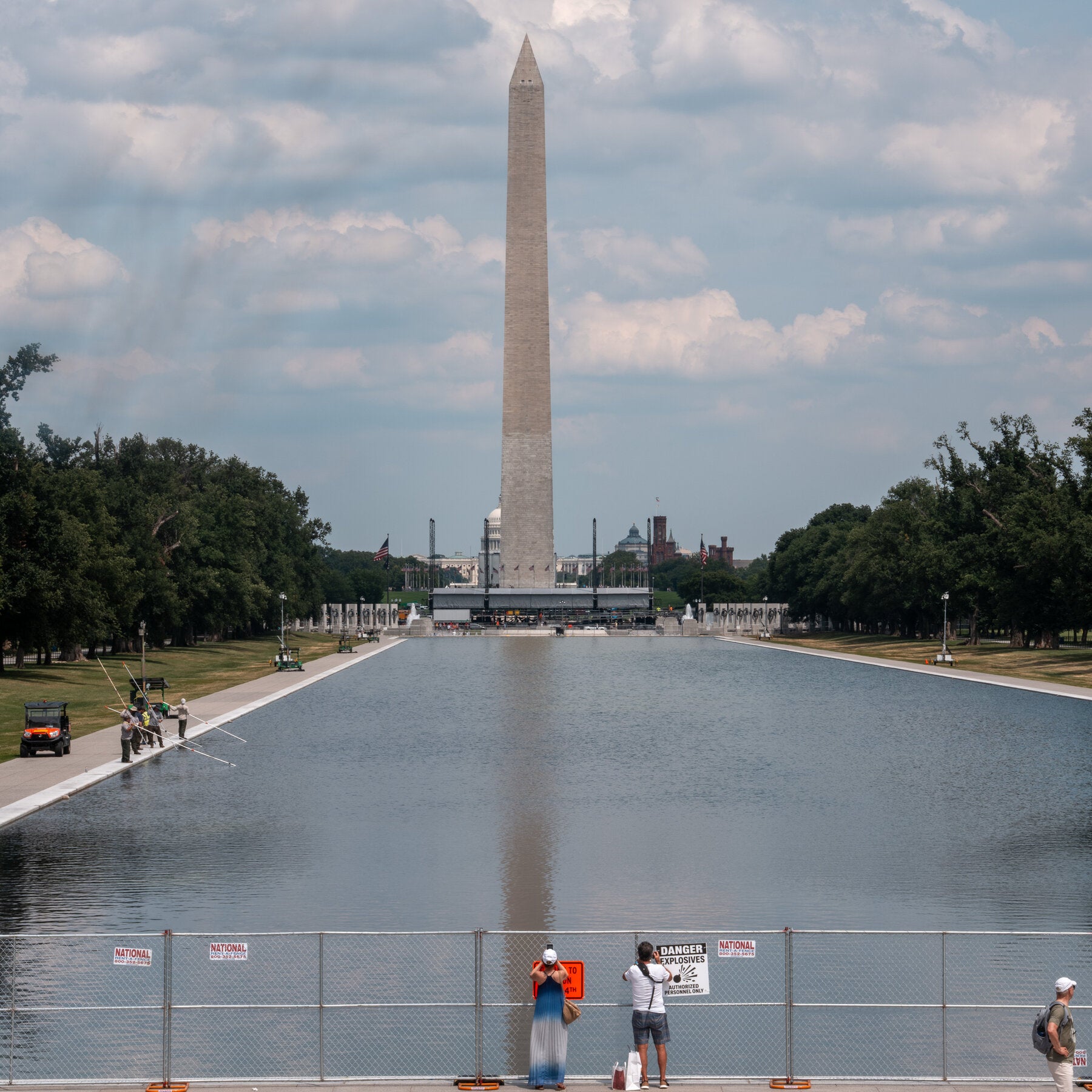 Now It’s Fireworks and a Fence Keeping Tourists From the Reflecting Pool